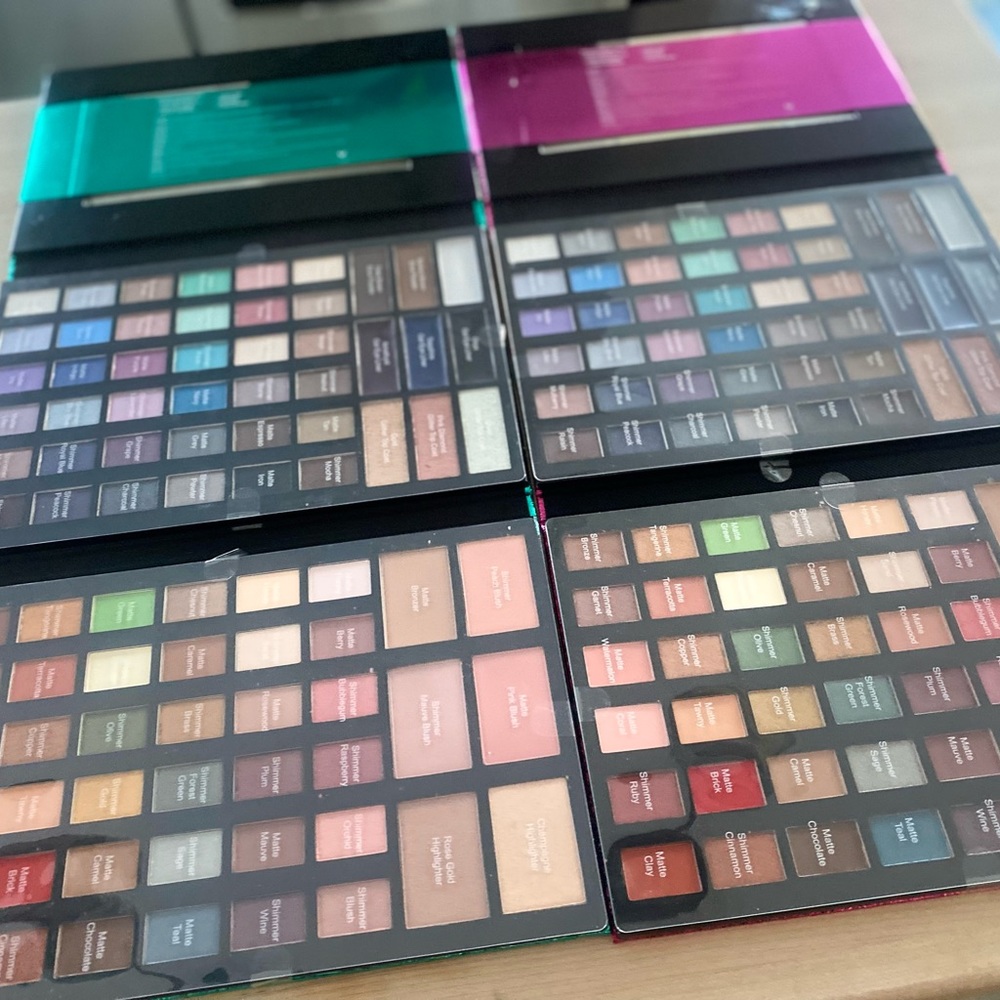 2 Makeup Pallets - Picture 2 of 11